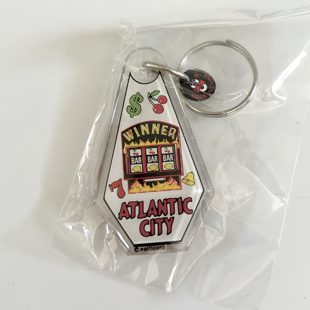 Atlantic City Slots Good Luck Vintage Key Chain Charm (BRAND NEW)